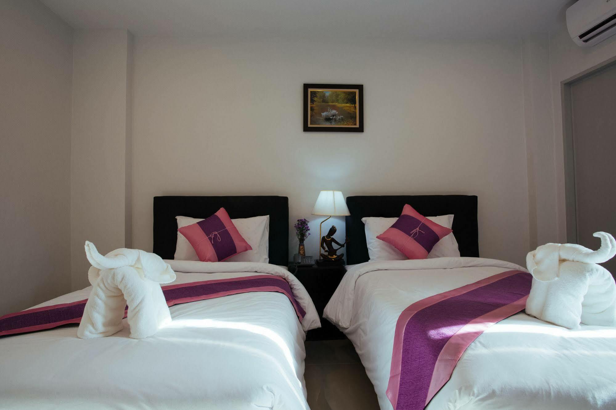 Noble Tarntong Boutique Bed and Breakfast Chiang Mai Exteriör bild