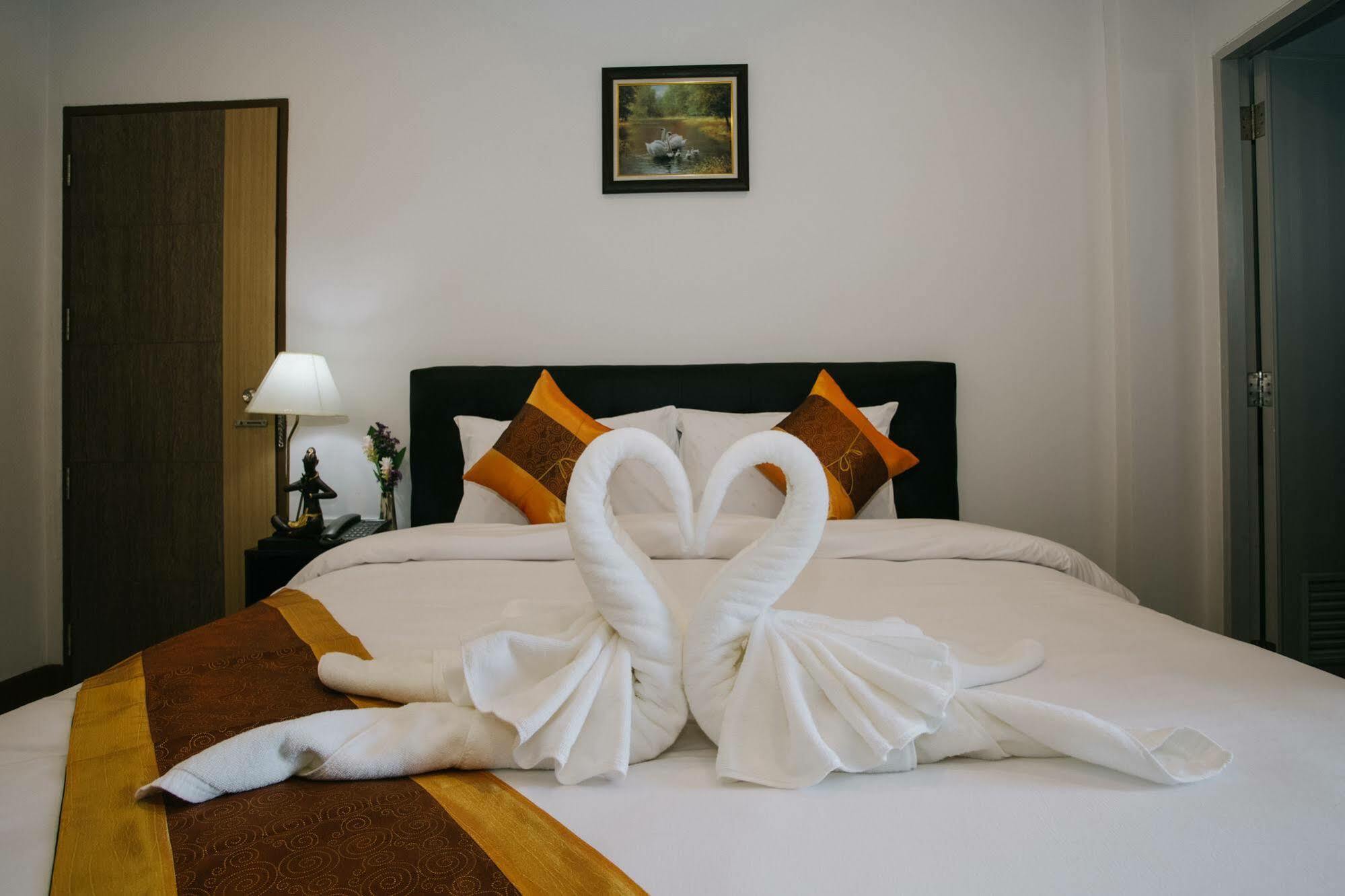 Noble Tarntong Boutique Bed and Breakfast Chiang Mai Exteriör bild