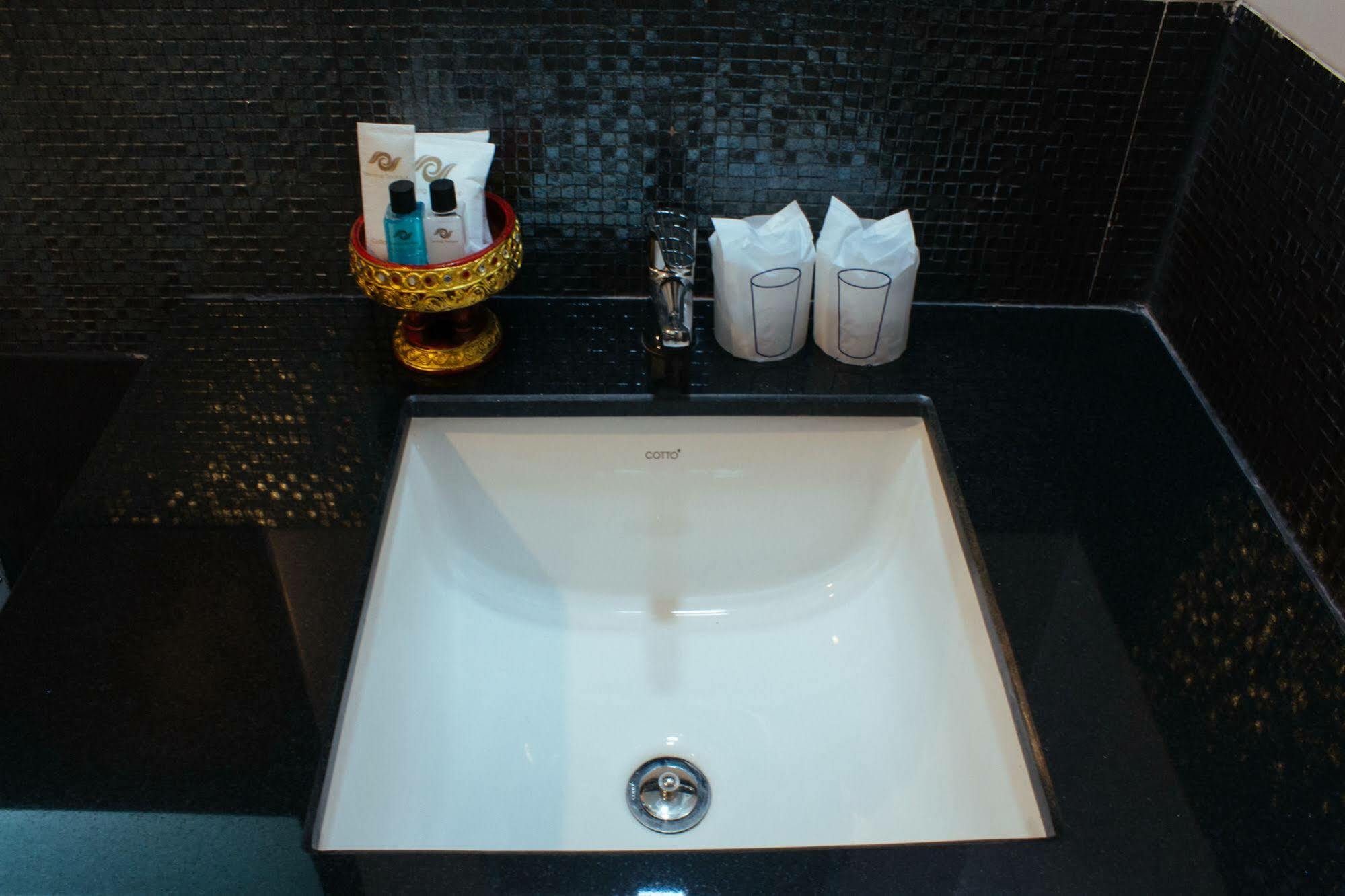 Noble Tarntong Boutique Bed and Breakfast Chiang Mai Exteriör bild